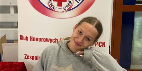 Powiększ grafikę: 48-ambulansowy-pobor-krwi-w-samochodowce-712664.jpg