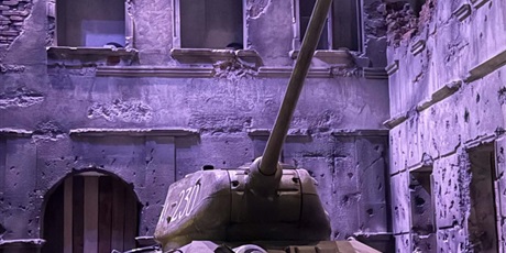 Powiększ grafikę: 5bts-w-muzeum-ii-wojny-swiatowej-719049.jpg