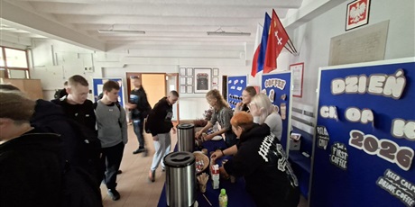 Powiększ grafikę: dzien-chlopaka-w-zss-714884.jpg