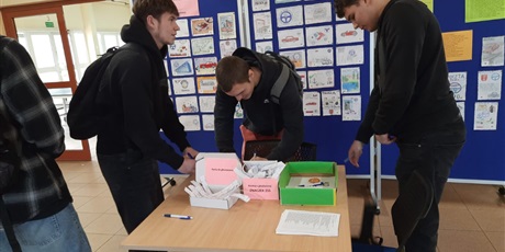 Powiększ grafikę: miedzynarodowy-miesiac-bibliotek-szkolnych-2025-wyniki-konkursow-660589.jpg