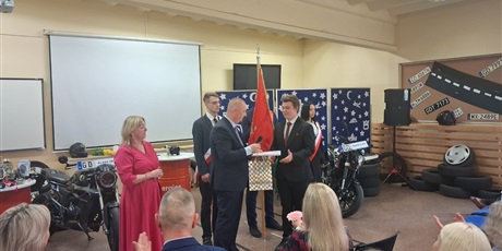 Powiększ grafikę: przezyjmy-to-jeszcze-raz-700040.jpg