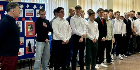 Powiększ grafikę: szkola-do-hymnu-653802.jpg