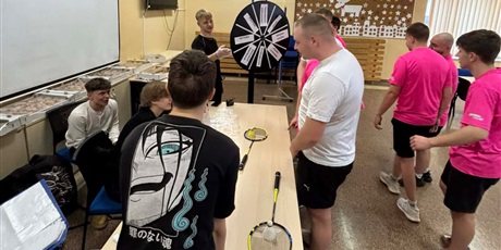 Powiększ grafikę: tlusty-czwartek-w-samochodowce-673799.jpg