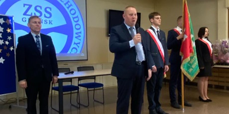Powiększ grafikę: uroczyste-zakonczenie-roku-szkolnego-w-zss-w-gdansku-630077.jpg