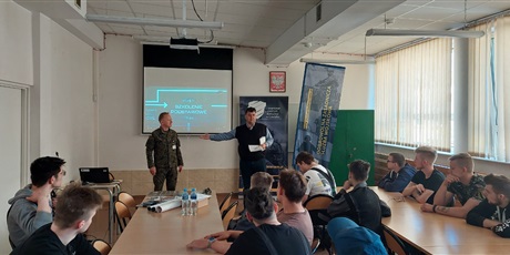 Mobilny zespół Wojskowego Centrum Rekrutacji w Gdańsku w ZSS
